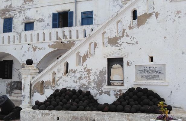 Full- Day Cape Coast Castles and Kakum Canopy Private Tour