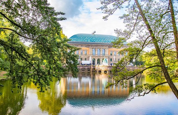 Discover Dusseldorf’s most Photogenic Spots with a Local