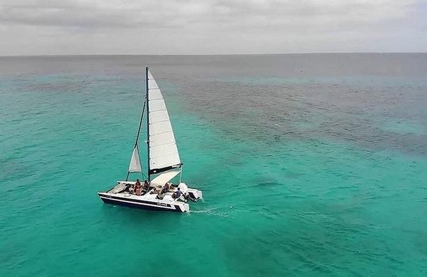 Barbados Catamaran Snorkel Cruise with Lunch and Open Bar
