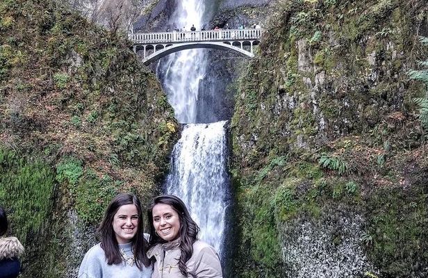 Waterfalls & Wine Tour-Multnomah Falls,Vineyards,Hood River Combo