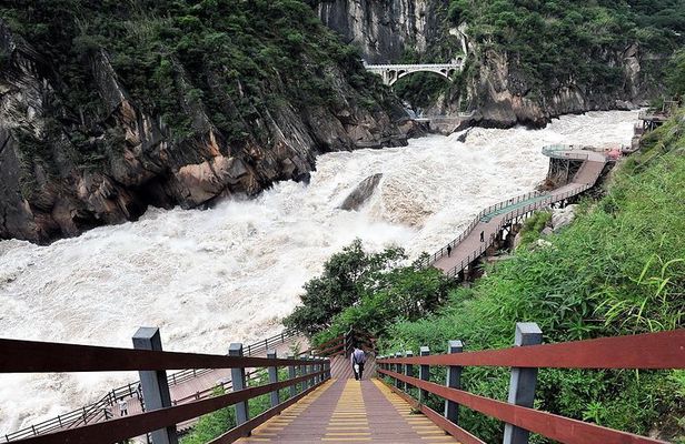 1 Day Tiger Teaping Gorge Private Tour from Lijiang or Shangri-La