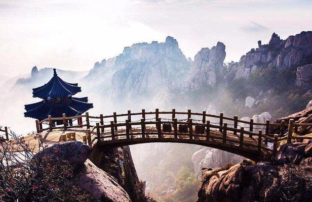 Qingdao Private Day Tour to Laoshan Mountain with Lunch and Cable Car