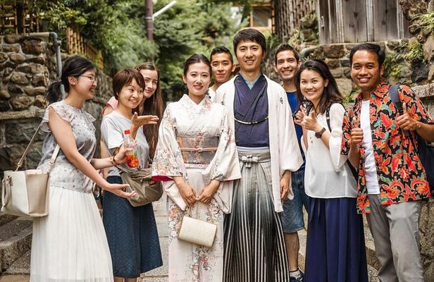 Kyoto - Private & Personalized Walking Tour with a Local Guide