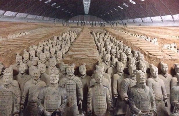Private Chengdu Bullet Train Trip to Xi'an: Terracotta Warriors and City Wall