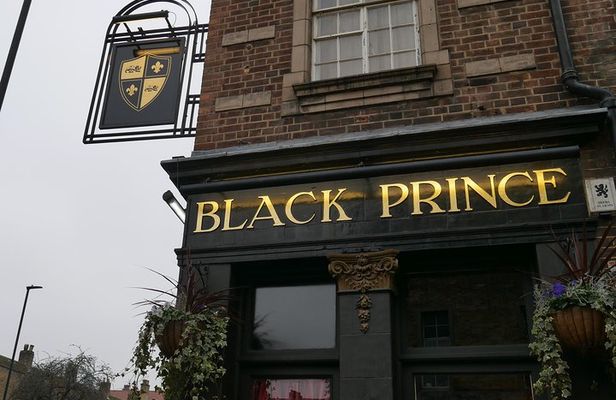 Private Kingsman Filming Locations Tour by Black Taxi in London
