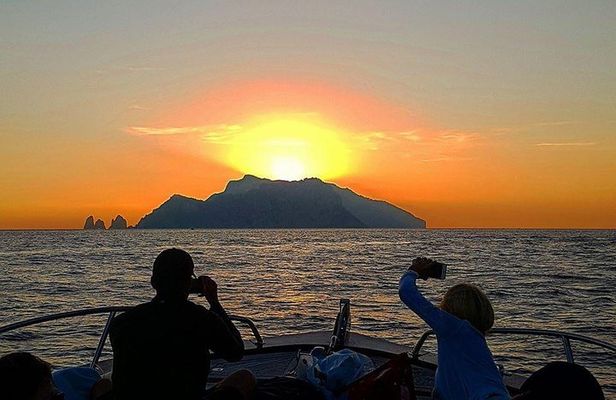 Sunset Boat Tour from Sorrento