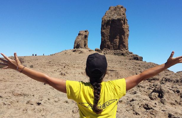 Roque Nublo: hiking on volcanoes with Sky Rebels