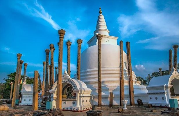 Anuradhapura: Tuk Tuk Tour at Ancient City with Audio Guide