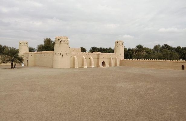Al Ain city sightseeing small group day tour from Dubai