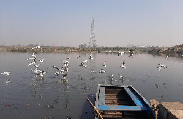 Ghats of River Yamuna and Old Delhi temples