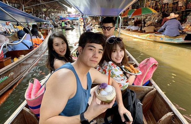 Train Market and Floating Market half day tour