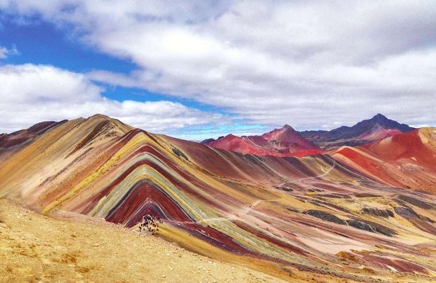 Rainbow Mountain - Group Service