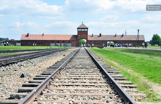Trip to Auschwitz-Birkenau with English guide