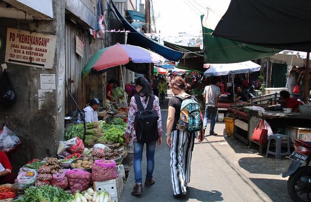 Look at Jakarta Local Experience Tour With Boating