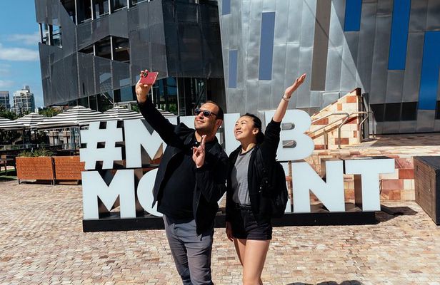 Highlights & Hidden Gems With Locals: Best of Melbourne Private Tour