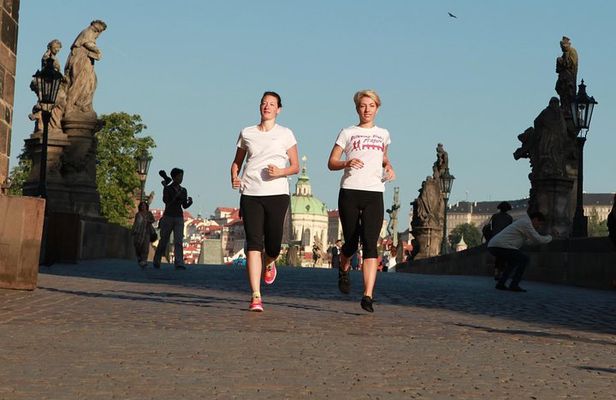 Guided Sightseeing Running Tour in Prague (9-12K)