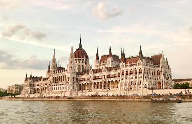 Discover Budapest’s most Photogenic Spots with a Local
