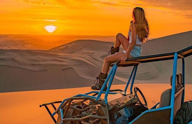 Paracas, Huacachina and Sunset Tour at the Oasis