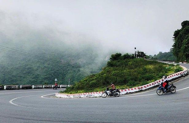 Da Nang: Full-day Hai Van Pass And Lang Co Beach Scenic Discovery