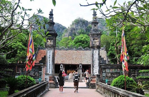 Full-day Pilgrimage To The Perfume Pagoda