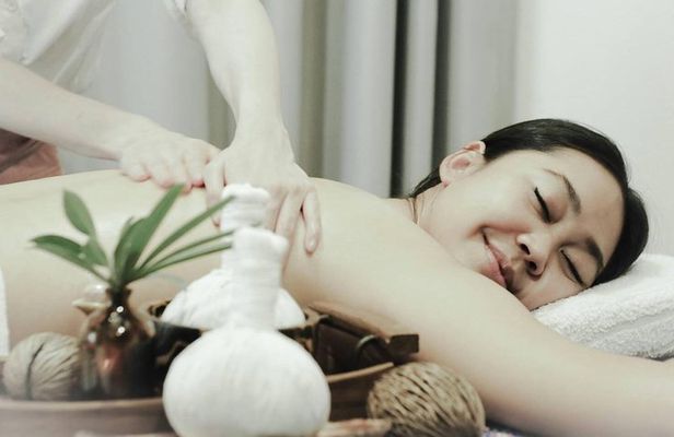 2 Hours Wow hatcha lanna package - Free transportation