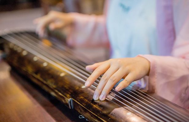 Half Day Private Chengdu Traditional Guqin Class
