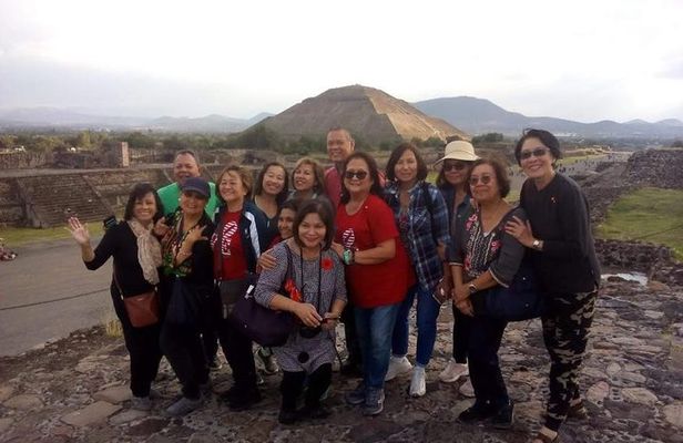 OFFER / Private COMBO 2 days Frida Kahlo Museum / Xochimilco -Teotihuacan / Basilica.