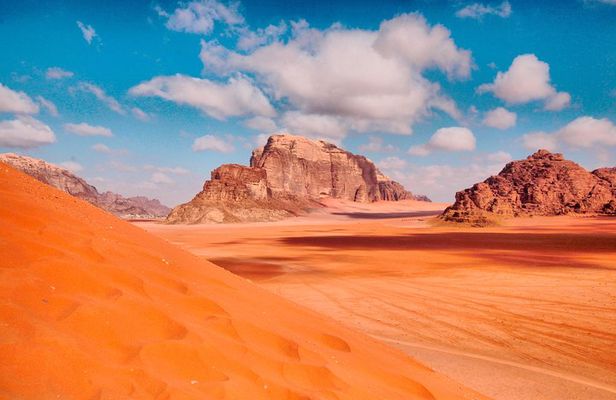 Full-Day Jeep Tour and Sleeping in cave Night Under the Stars