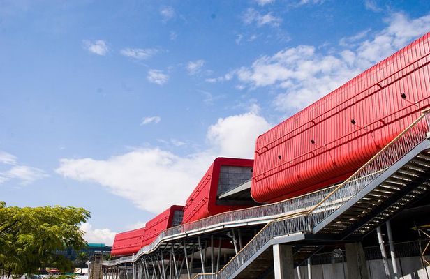 Visit Explora Park and discover Medellin in public transportation