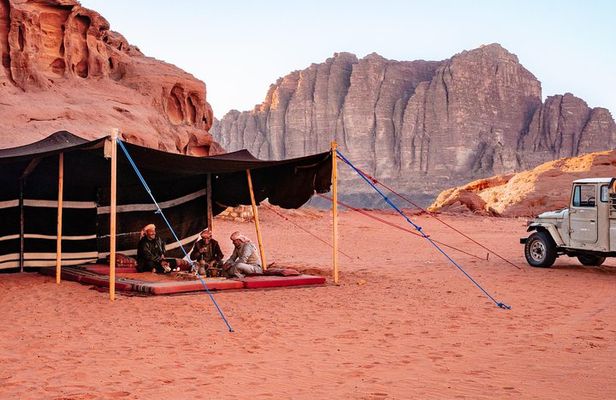 Wadi Rum hiking