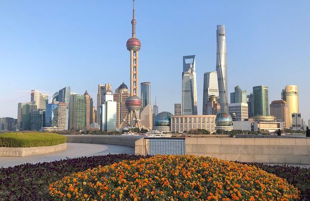 2.5-Hour Private Shanghai Bund Walking Tour including Local Dumpling Tasting