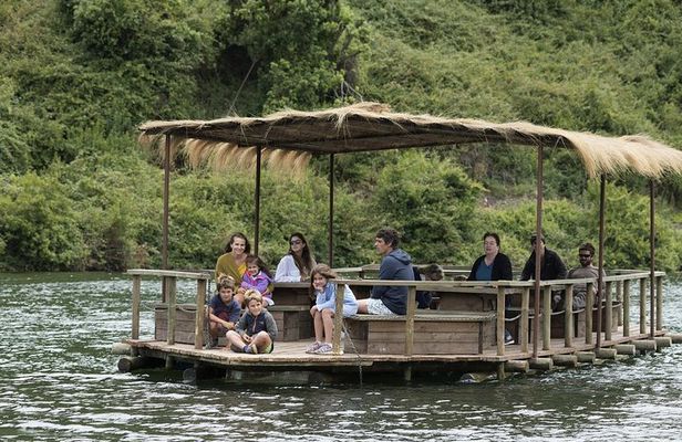 Tour to Parque Tricao + Aviario and Pomaire full day from Santiago