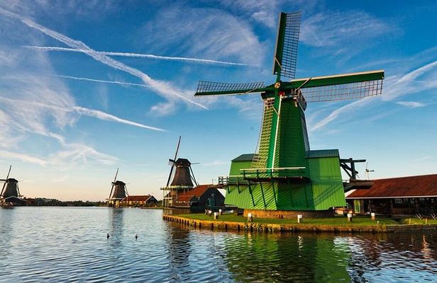 Dutch Countryside and Zaanse Schans Windmills Private Tour