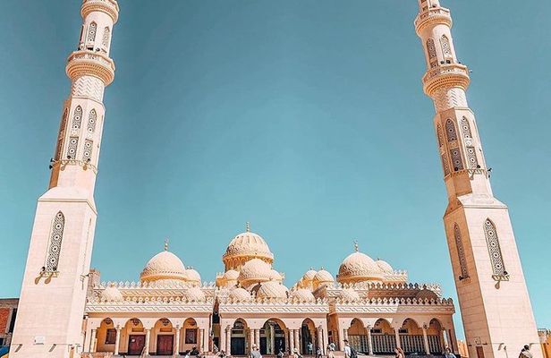 Hurghada Private Guided City Tour with Shopping