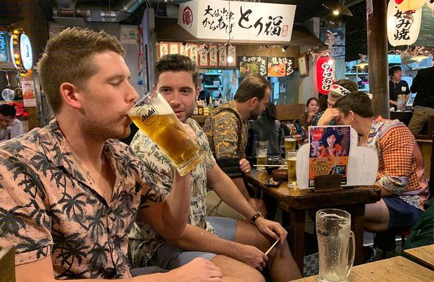 Osaka: Private Food Tour & Bar Hopping in Namba