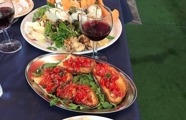 Traditional Neapolitan Dinner in Pompei - Villa Franca - Family Restourant