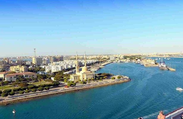 Cheap trip : One day trip from Cairo to Suez.