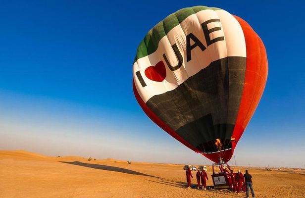 Hot Air Balloon Ride With Gourmet Breakfast & Falcon Show