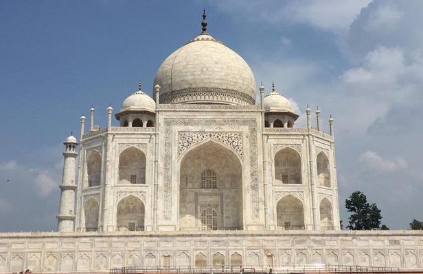 Agra TajMahal Tour by Gatiman Exp. Train