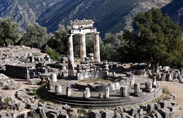 Private Delphi and Thermopylae Full Day Tour from Athens