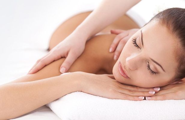 90 mins of Relaxing Foot and Back with thai balm or Oil