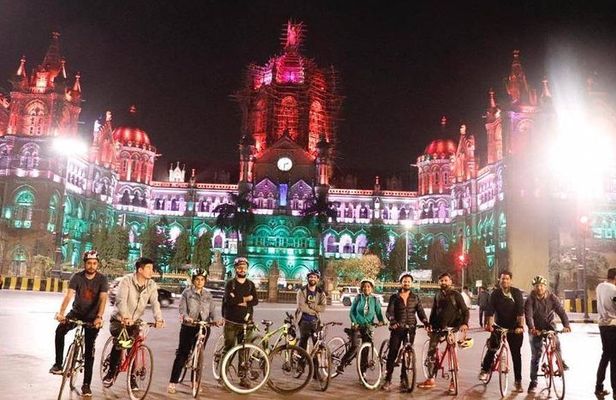 Mumbai City Night Cycling Tour Experience