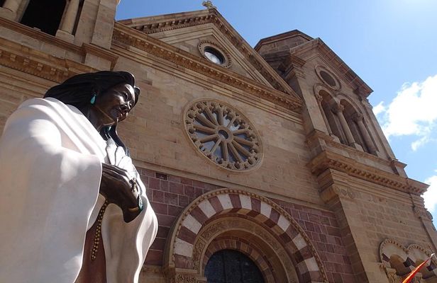 Santa Fe Scavenger Hunt Adventure