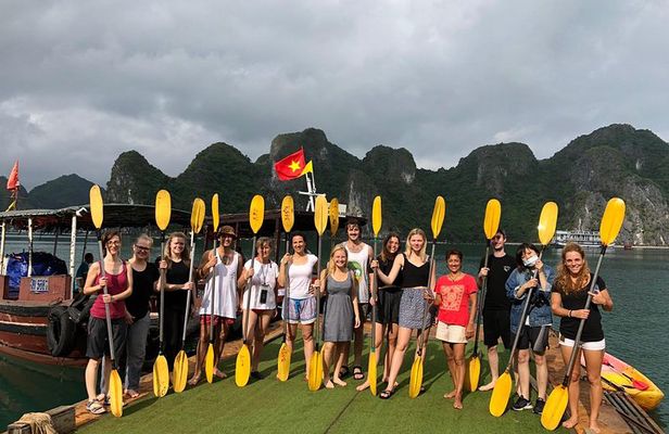 Halong Bay Overnight Cruise with Water Activities