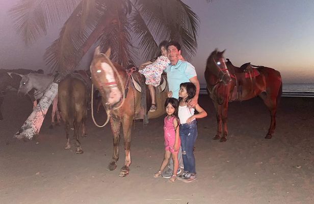 Jacó beach horseback riding experience 