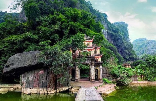 Ninh Binh Private Tour Unique Route Hoa Lu - Tam Coc - Bich Dong