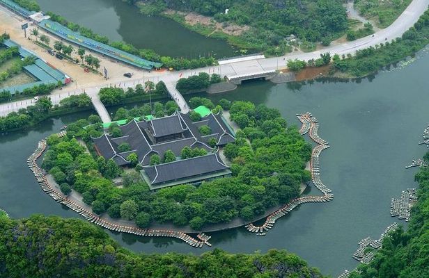 Full-Day Tour to Bai Dinh Pagoda and Trang An Ecosystem