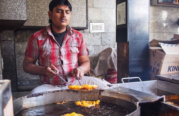 Foodies Walk Through New Delhi