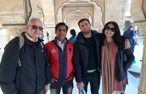 Full-Day Jaipur Private Sightseeing Tour by Car with Guide