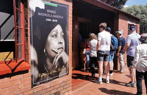 Full Day Soweto Township and Apartheid Museum Tour